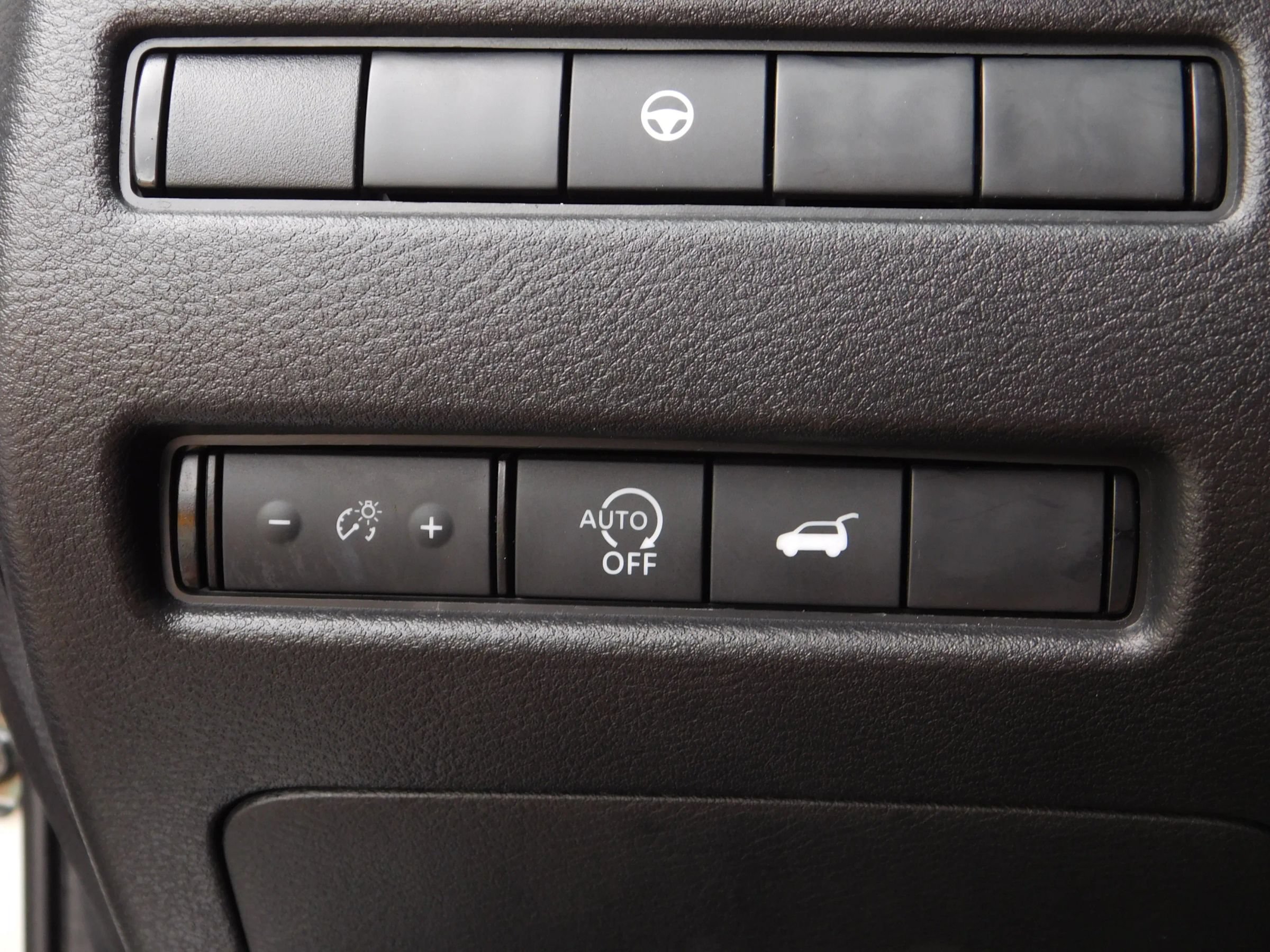 Used 2024 Nissan Rogue SV AWD/4WD image 24