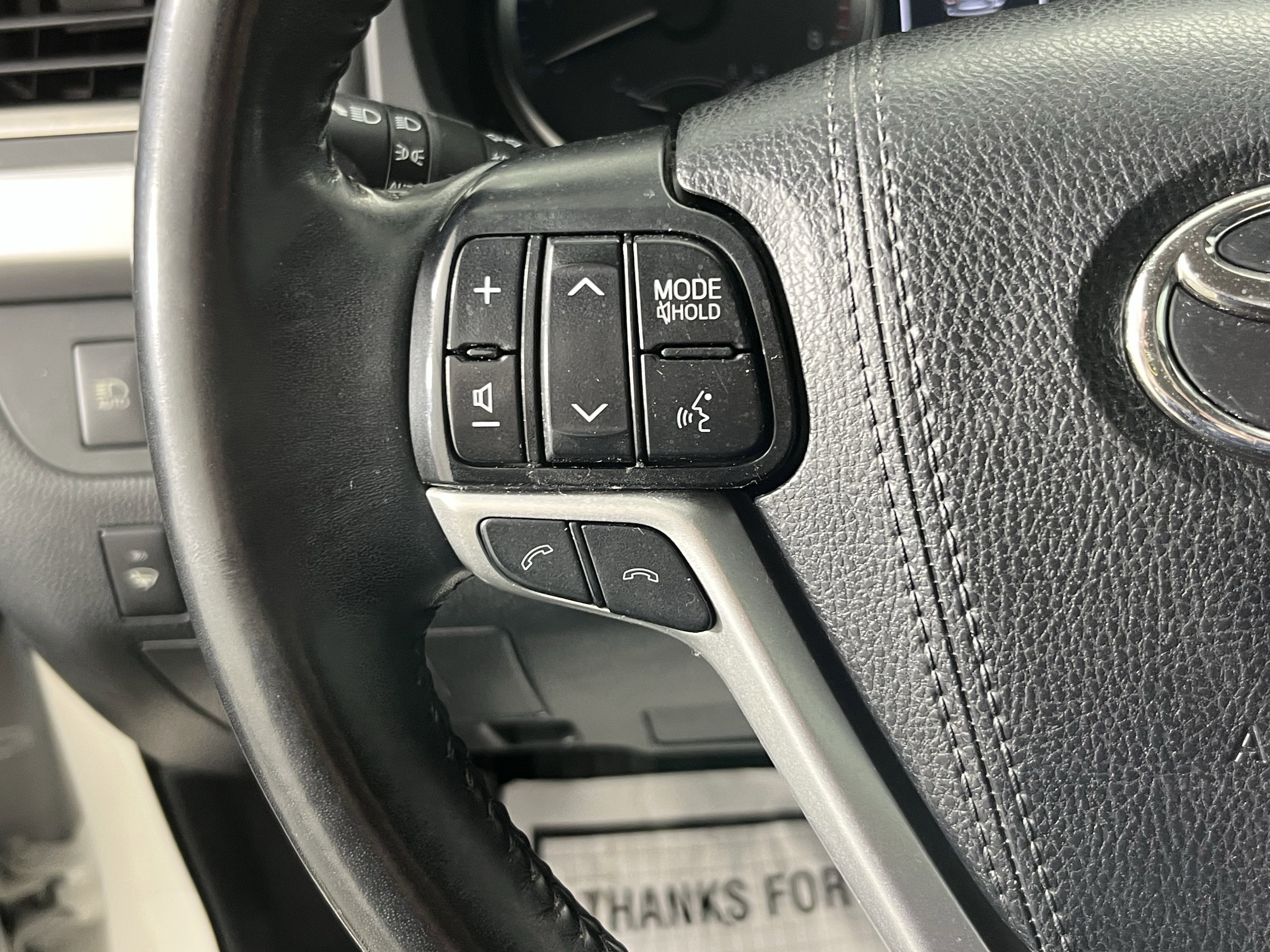 Used 2019 Toyota Highlander Plus AWD/4WD image 20