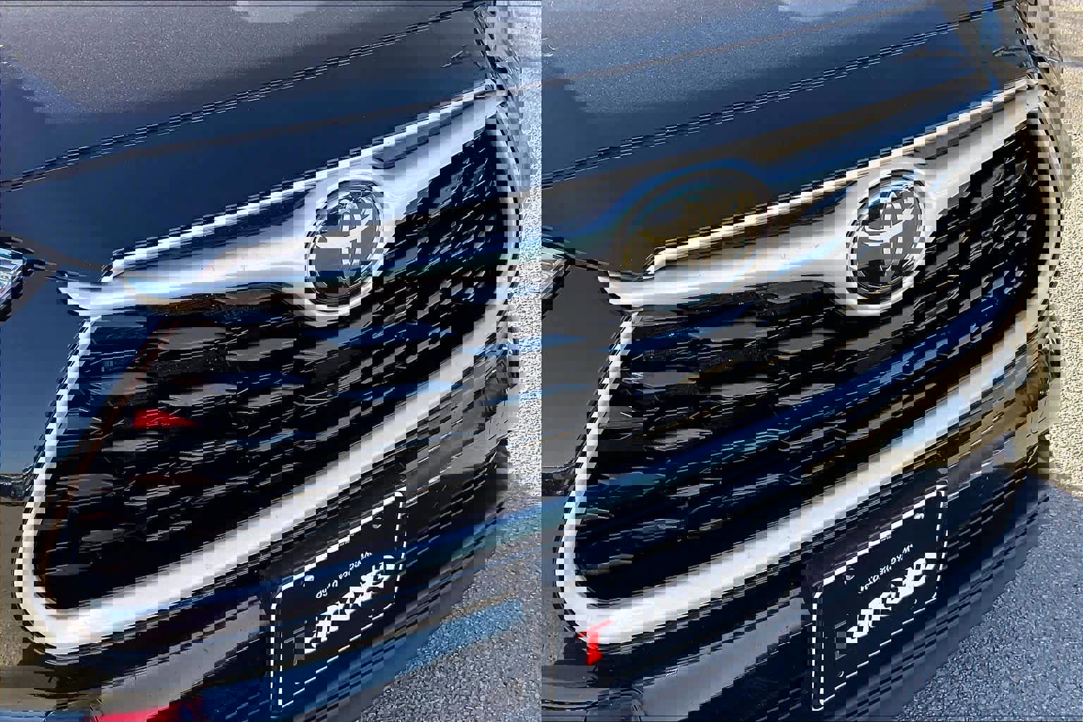 Used 2023 Toyota Highlander LE image 28