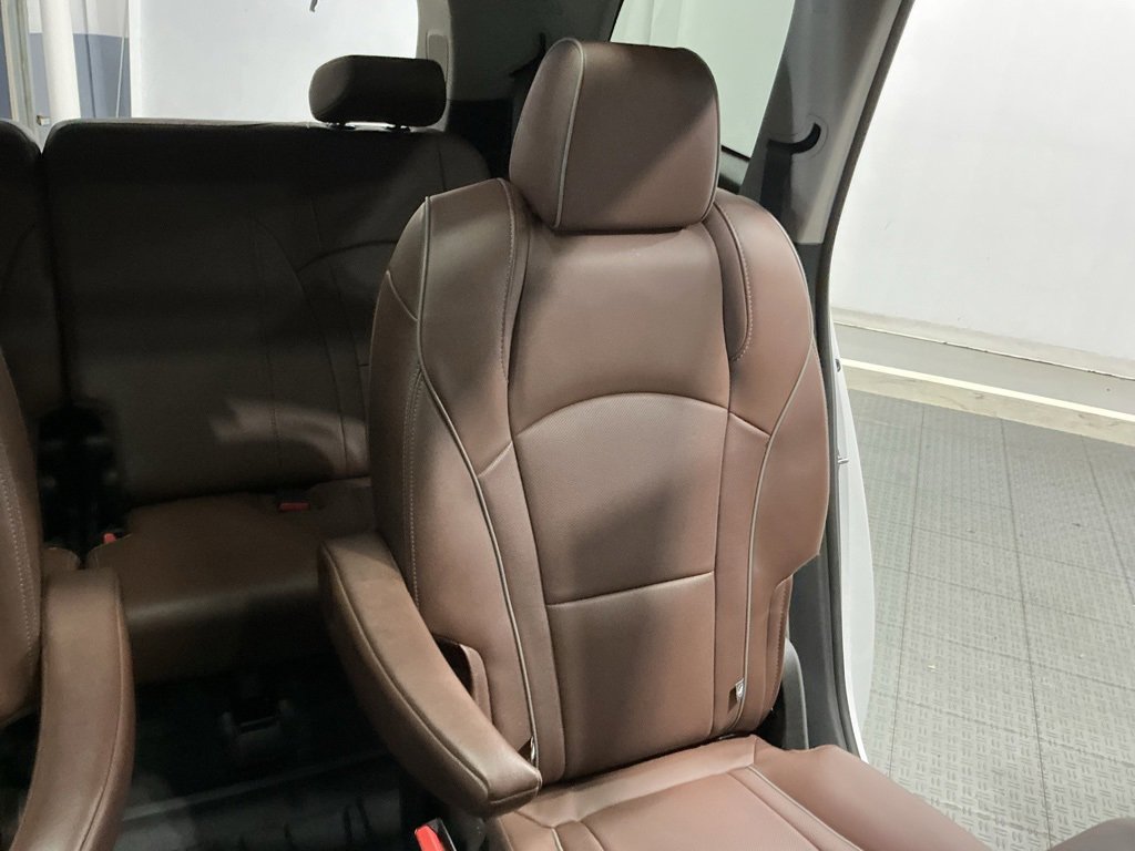 Used 2021 Buick Enclave Avenir w/ Avenir Technology Package image 32