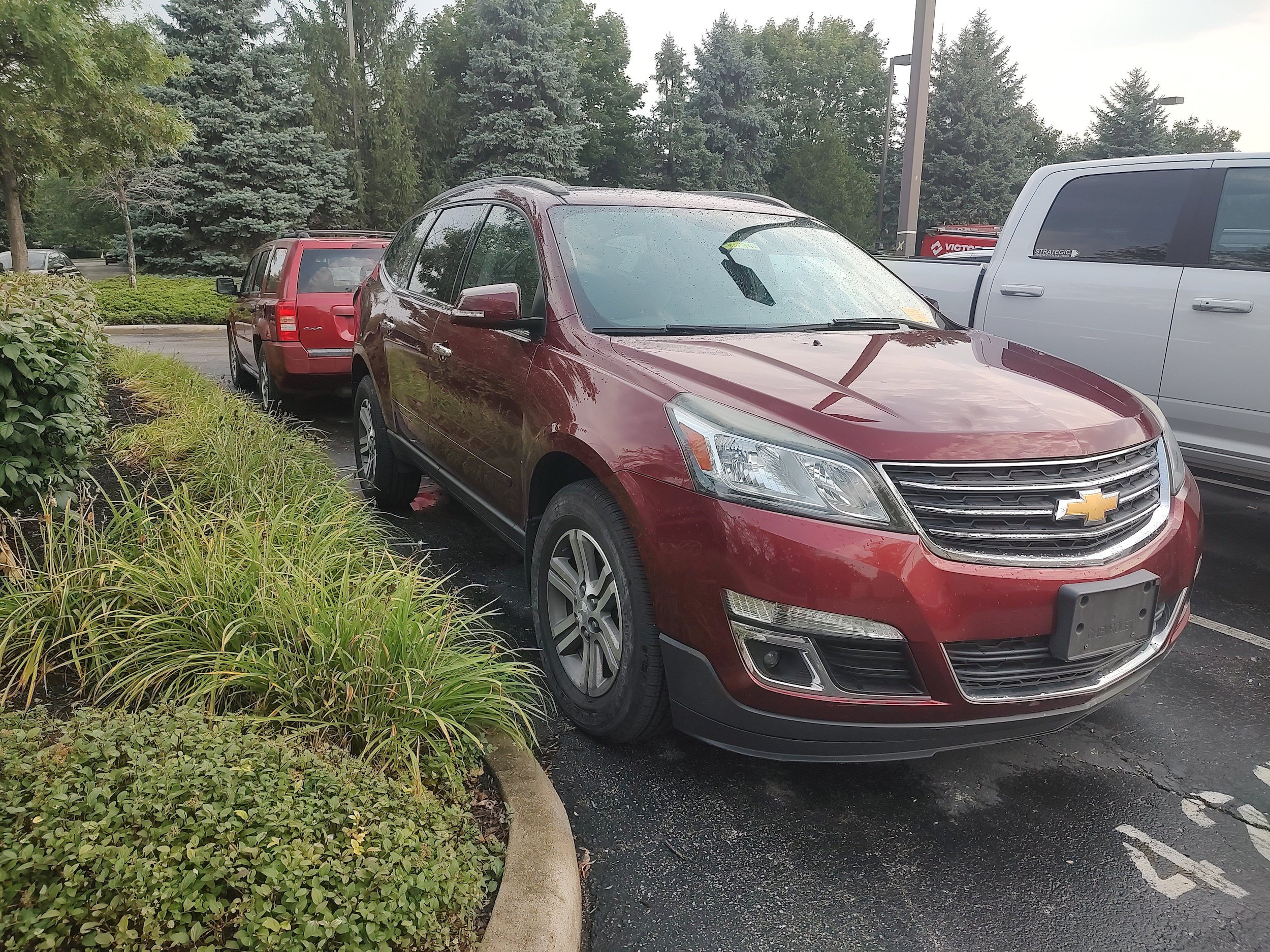 Used 2017 Chevrolet Traverse LT FWD image 3