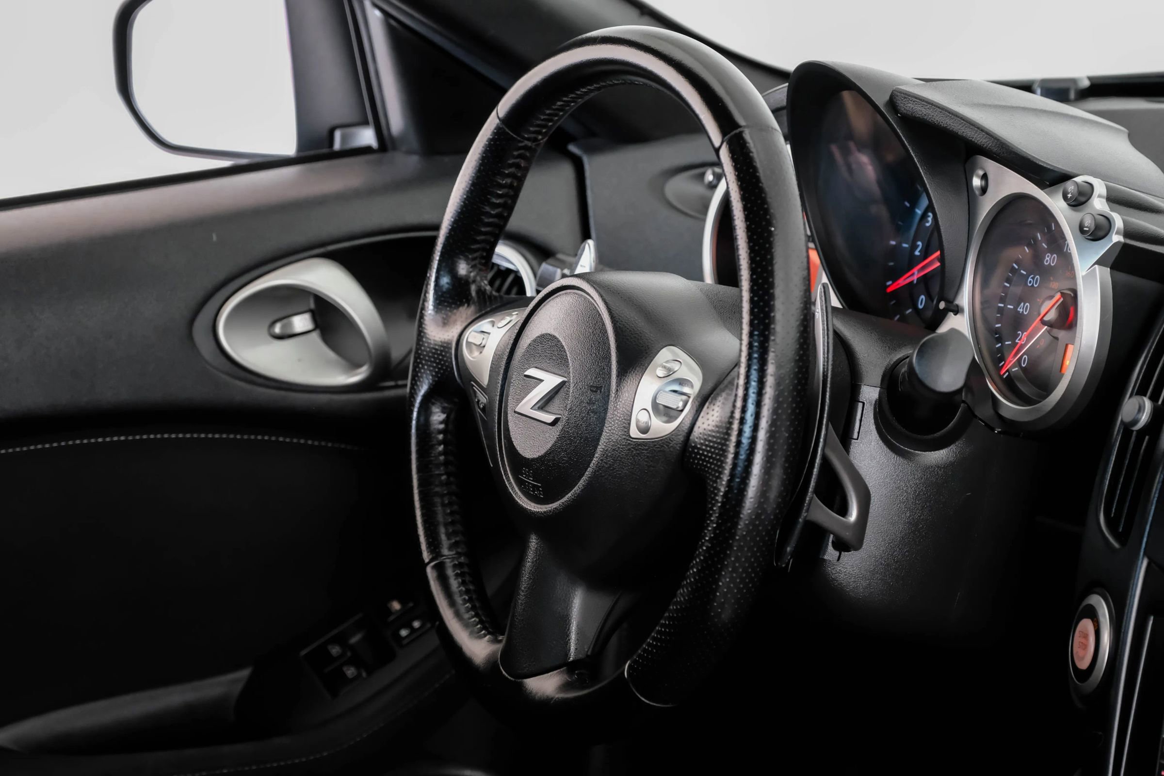 Used 2014 Nissan 370Z Roadster image 11