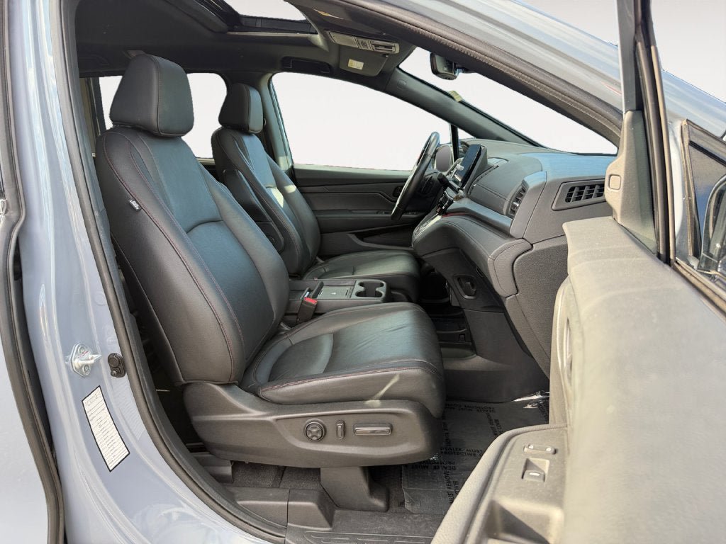 Used 2025 Honda Odyssey Sport-L image 24