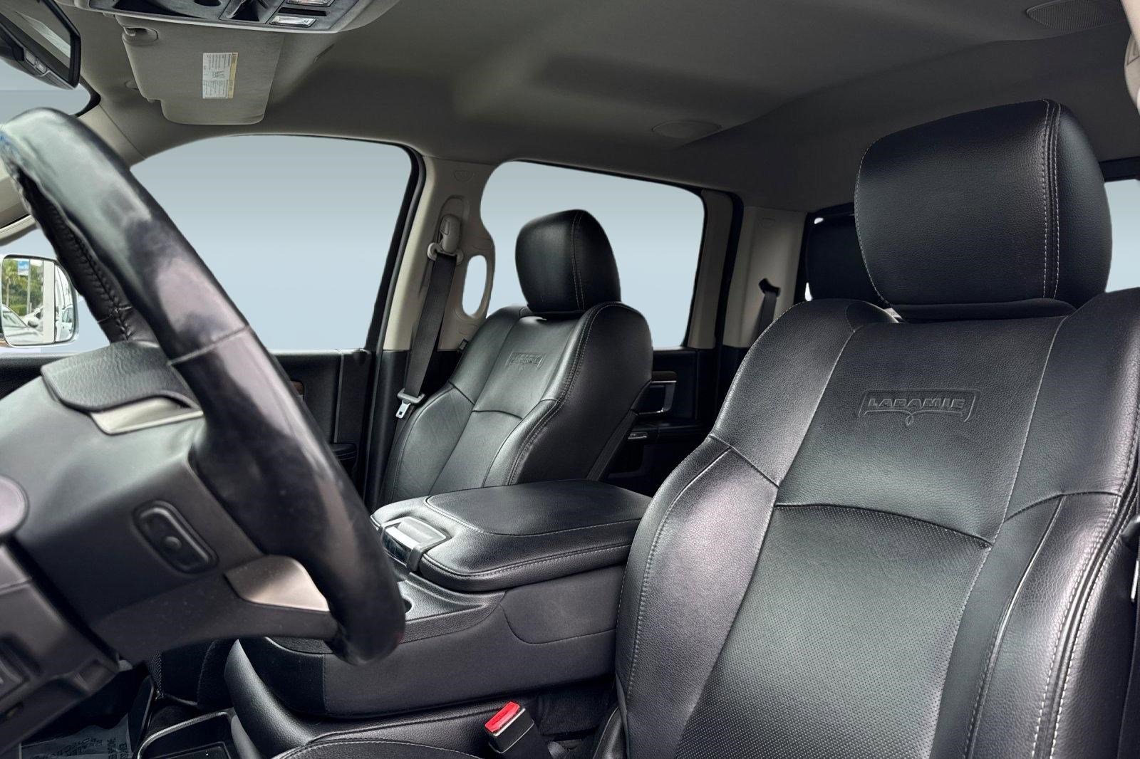 Used 2017 RAM 1500 Laramie RWD image 19