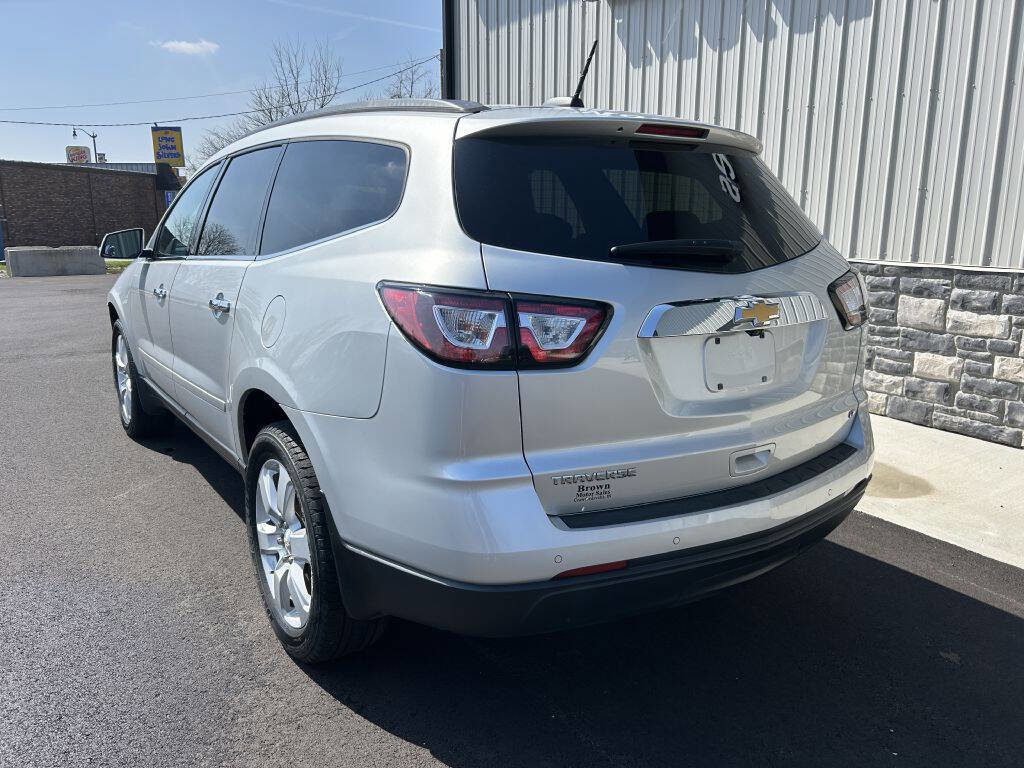 Used 2017 Chevrolet Traverse LT w/ Traveler's Package image 3