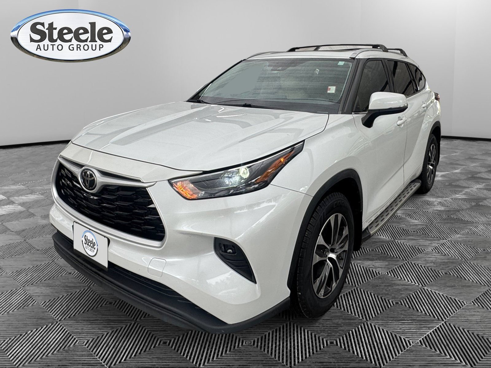 Used 2022 Toyota Highlander XLE FWD 360° Tour