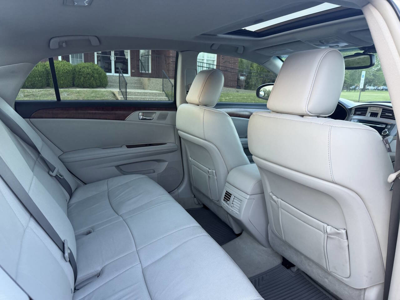 Used 2011 Toyota Avalon Limited FWD image 22