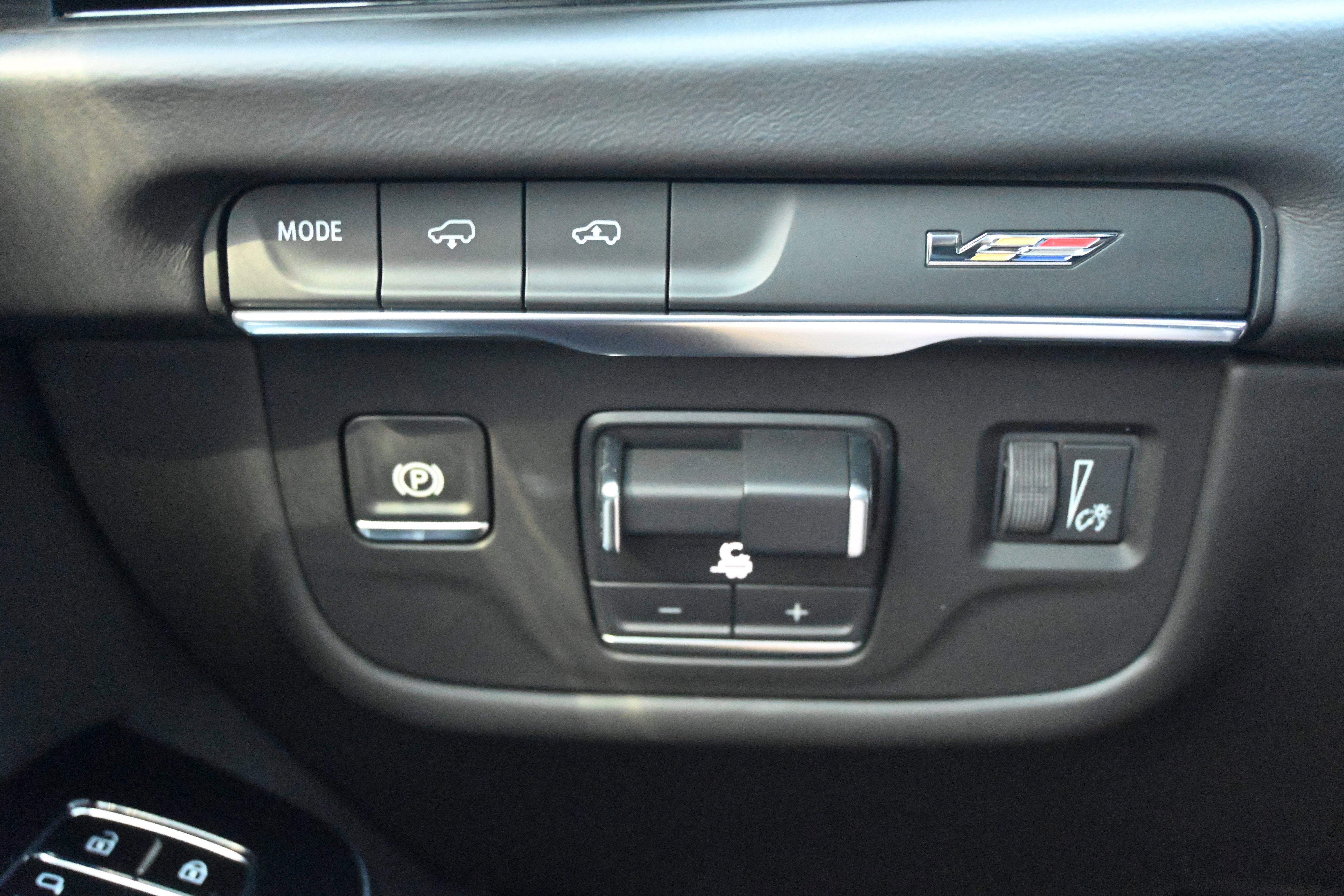 Used 2025 Cadillac Escalade V image 25