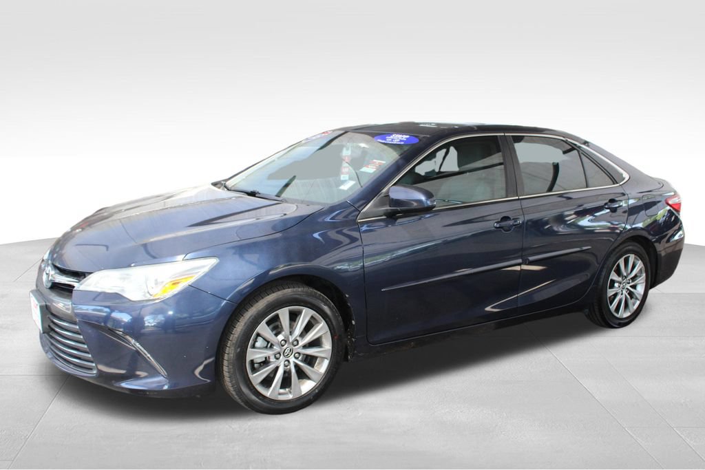 Used 2015 Toyota Camry XLE w/ Moonroof Package FWD image 10