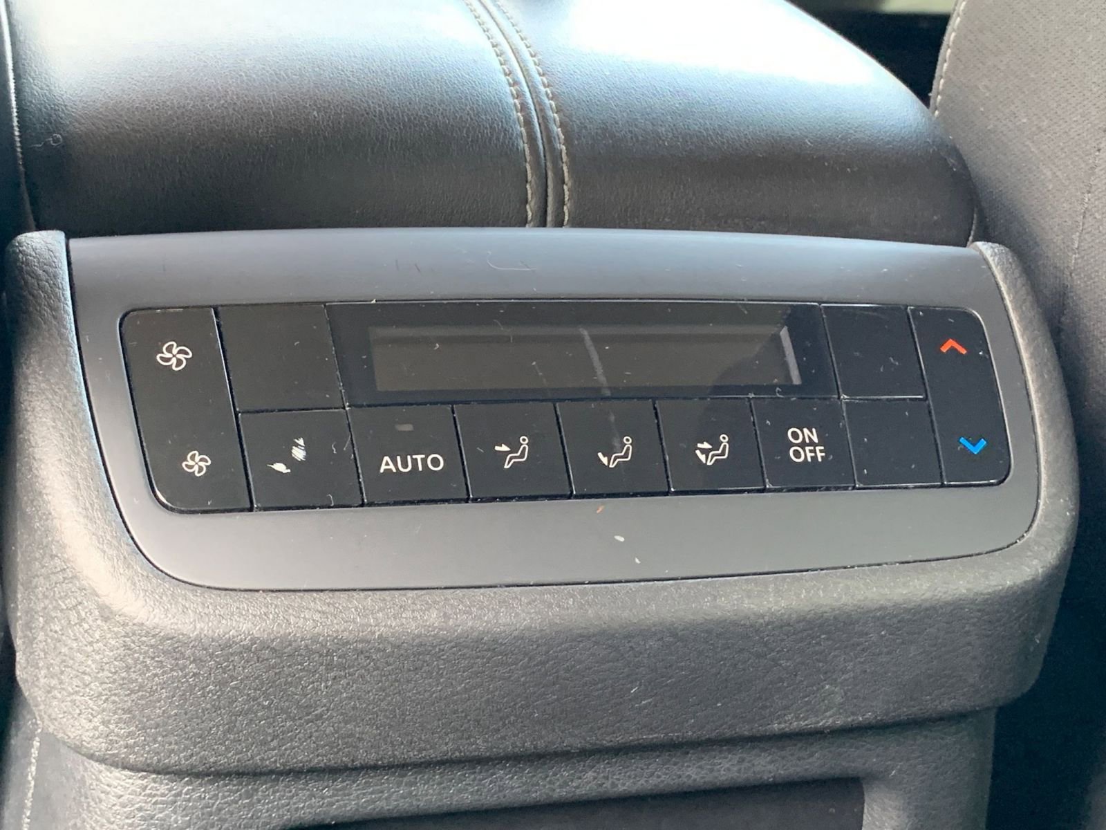 Used 2025 Nissan Pathfinder SV image 24