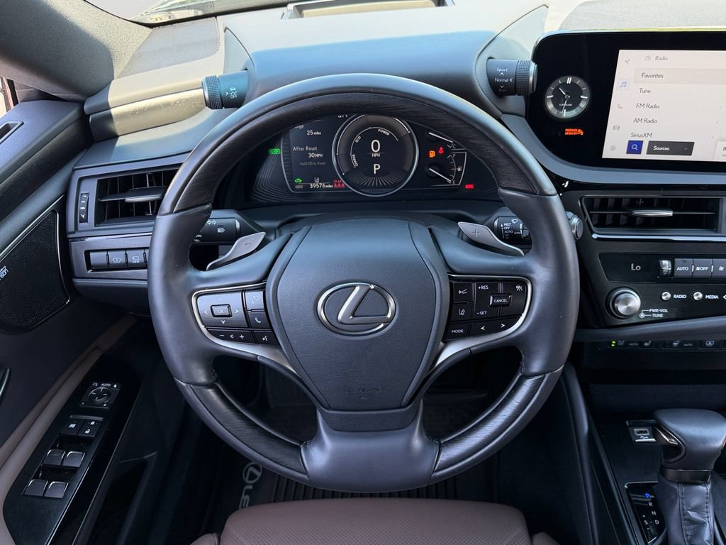 Certified 2025 Lexus ES 300h Ultra Luxury w/ Accessory Package (Z1) FWD image 16