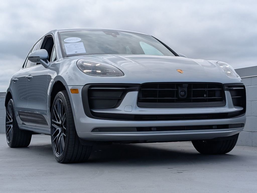 Used 2024 Porsche Macan AWD/4WD image 25