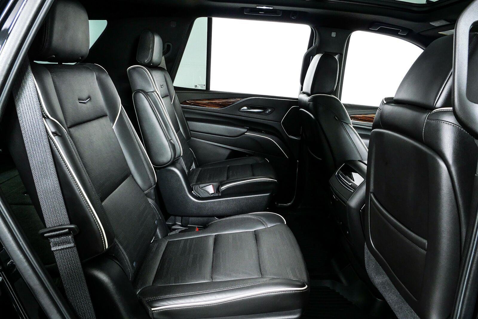 Used 2021 Cadillac Escalade Premium Luxury AWD/4WD image 23