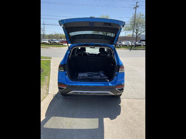 New 2026 Volkswagen Taos SE AWD/4WD image 5
