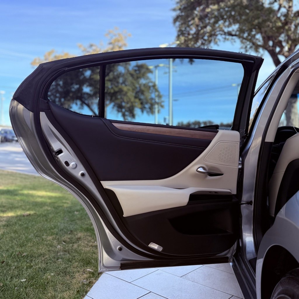 Used 2024 Lexus ES 350 w/ Premium Package image 34