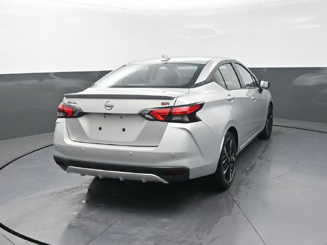 Used 2024 Nissan Versa SR FWD image 8