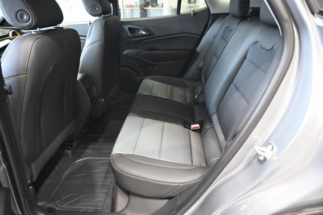 New 2026 Chevrolet Trax LT w/ Sunroof Package FWD image 11