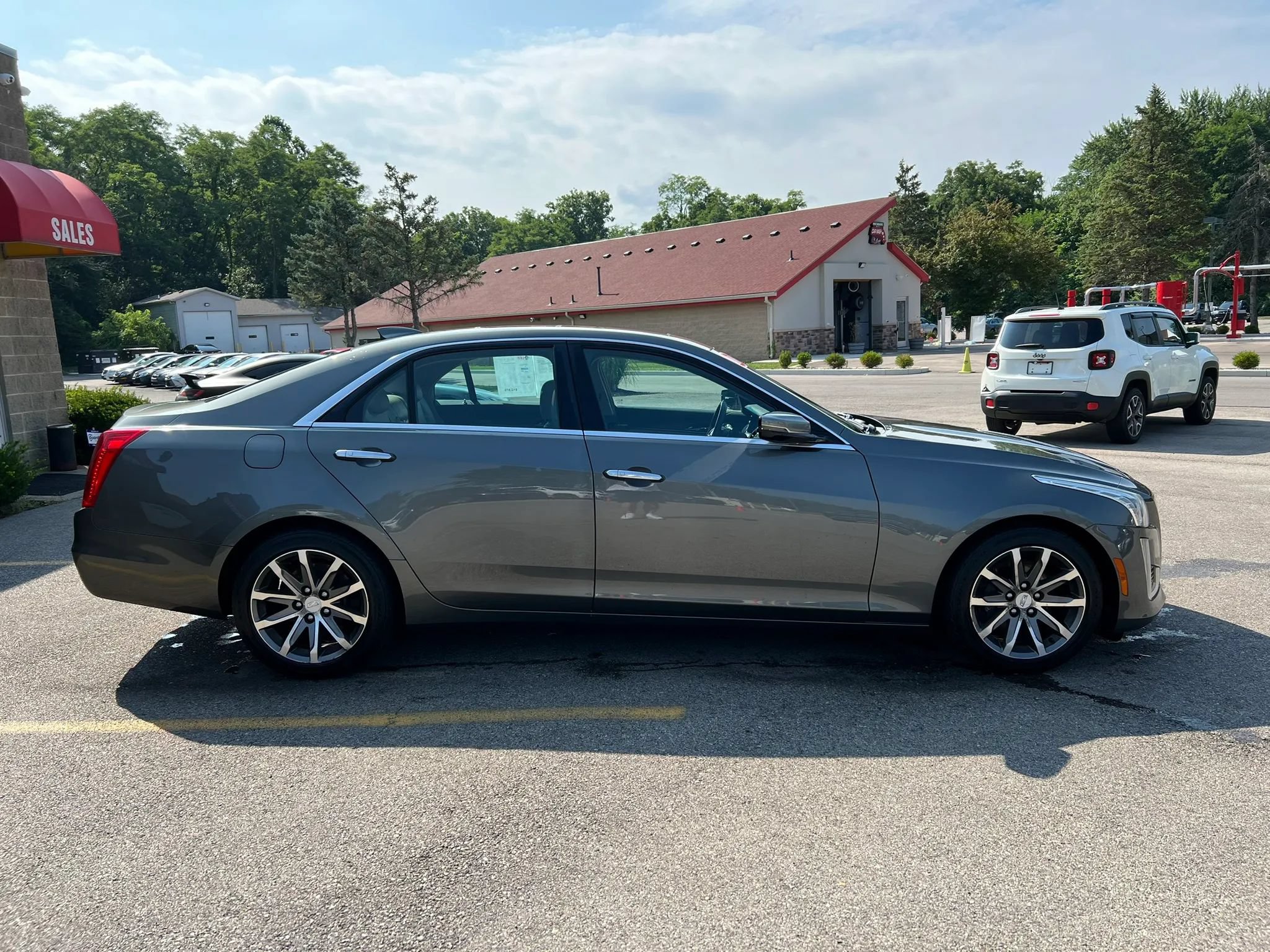 Used 2016 Cadillac CTS Luxury RWD image 4