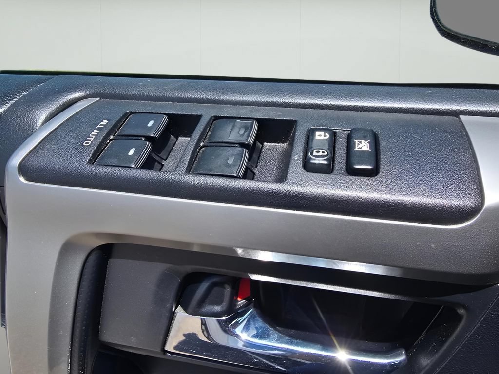 Used 2014 Toyota 4Runner SR5 AWD/4WD image 21