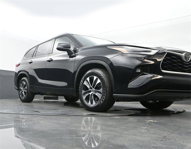 Used 2021 Toyota Highlander XLE image 27