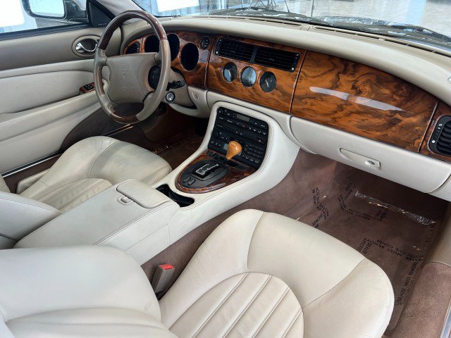 Used 1999 Jaguar XK8 Convertible image 15
