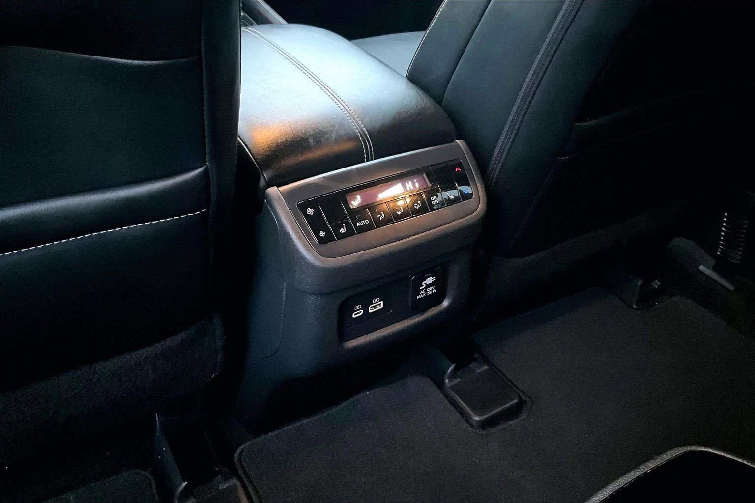 Used 2023 Nissan Pathfinder Platinum image 10