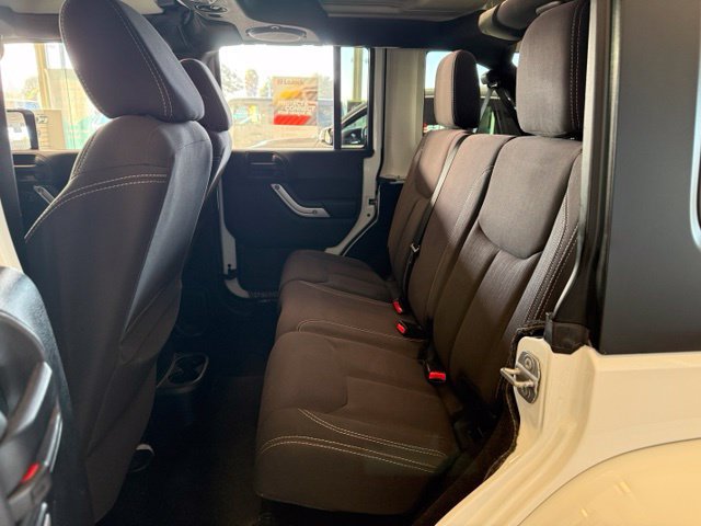 Used 2014 Jeep Wrangler Unlimited Sahara AWD/4WD image 19
