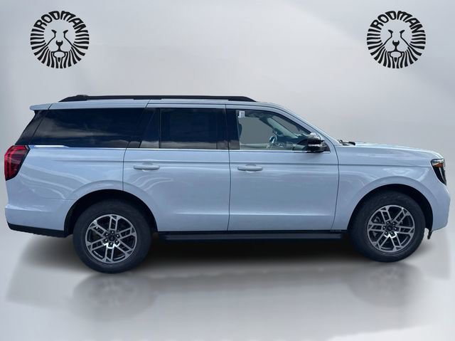 New 2026 Ford Expedition Active image 4