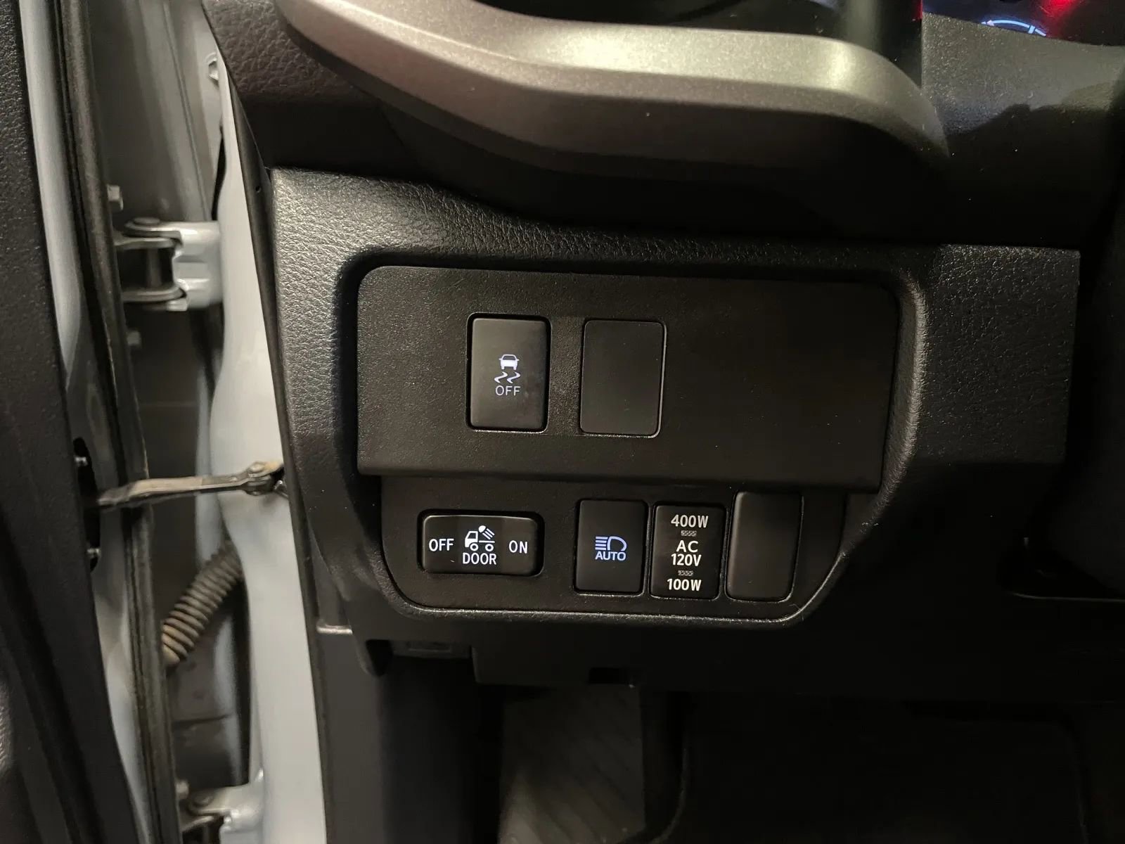 Used 2020 Toyota Tacoma TRD Sport w/ Technology Package image 28