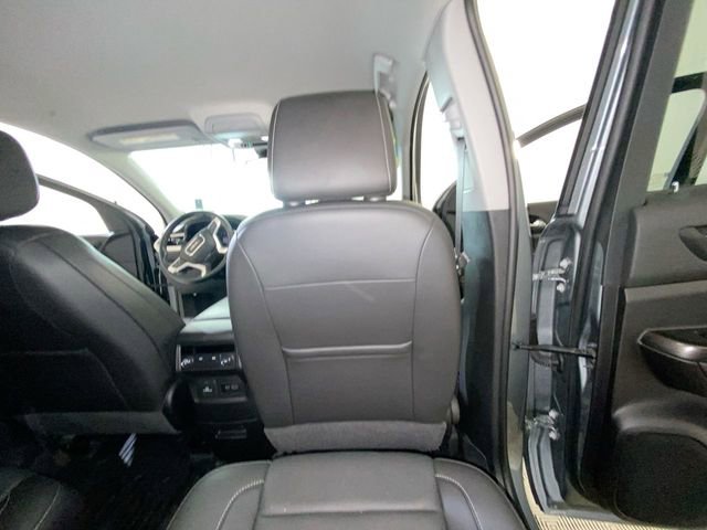 Used 2023 GMC Acadia SLT w/ LPO, Floor Liner Package FWD image 37