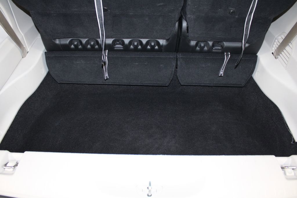 Used 2024 Chrysler Pacifica Touring-L image 16