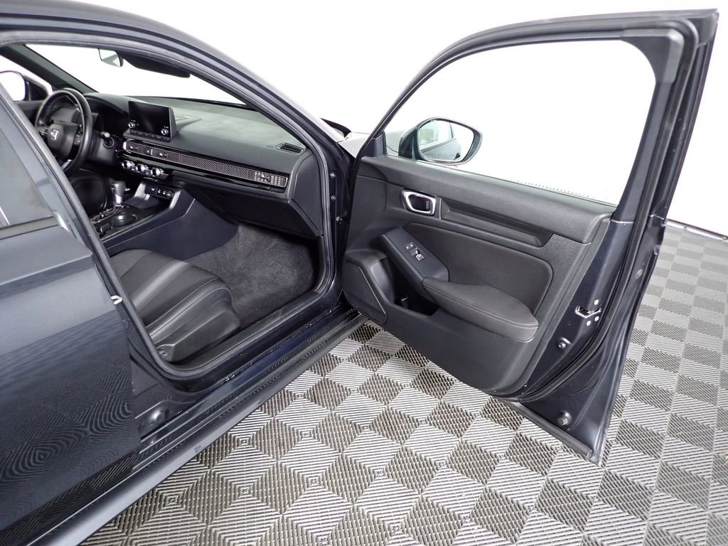 Used 2025 Honda Civic Sport image 30
