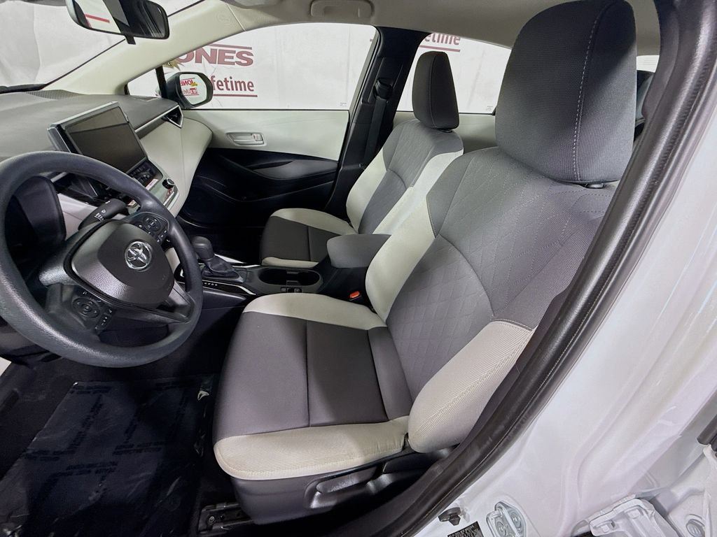 Used 2026 Toyota Corolla LE w/ LE Premium Package FWD image 25