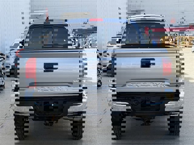 Used 2021 Toyota Tacoma TRD Off-Road w/ TRD Premium Off Road Package image 5