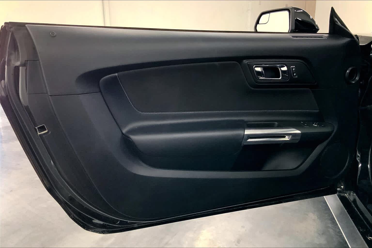 Used 2016 Ford Mustang GT RWD image 17