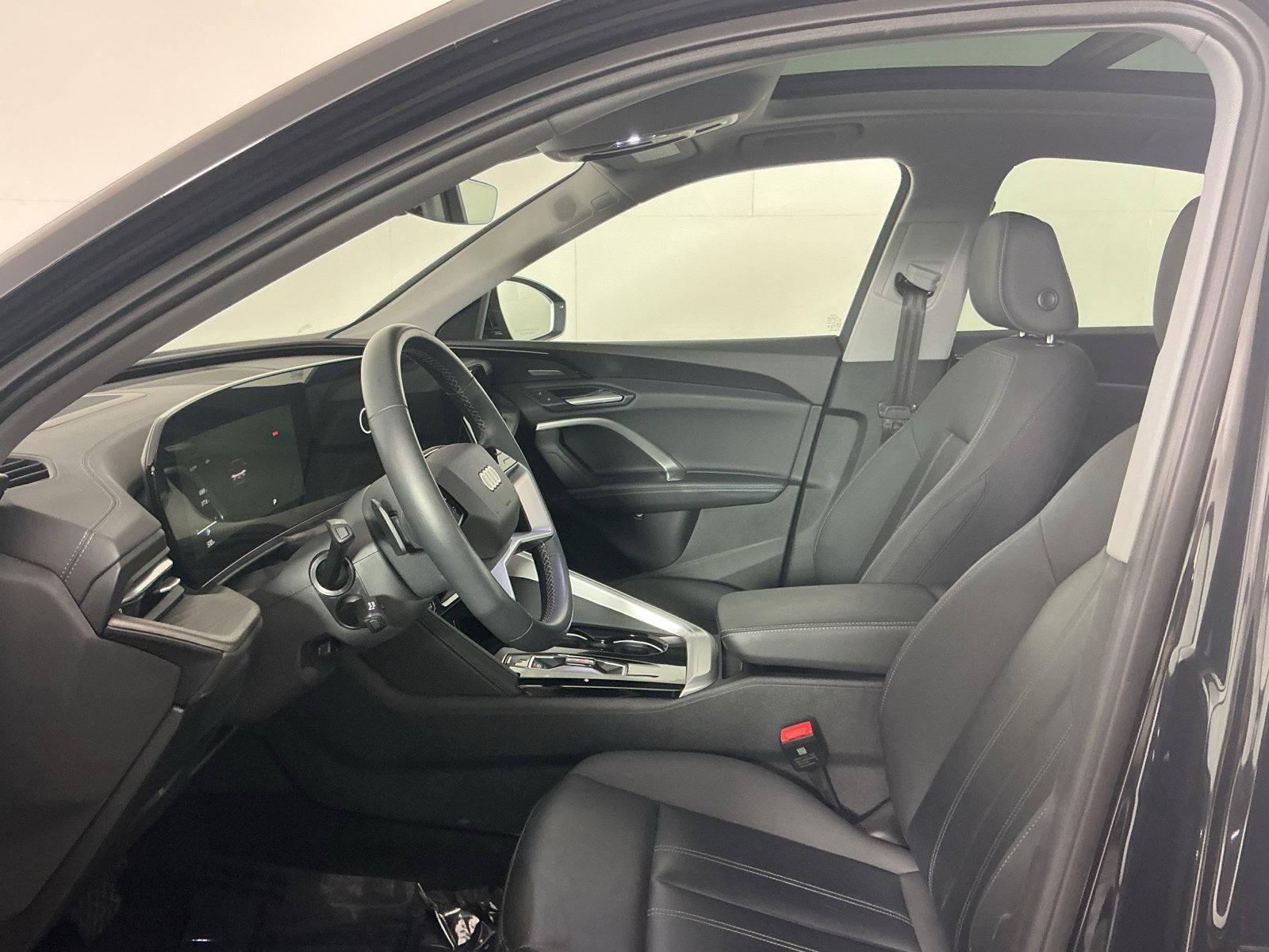 Used 2025 Audi Q5 Premium Plus w/ Premium Plus AWD/4WD image 11