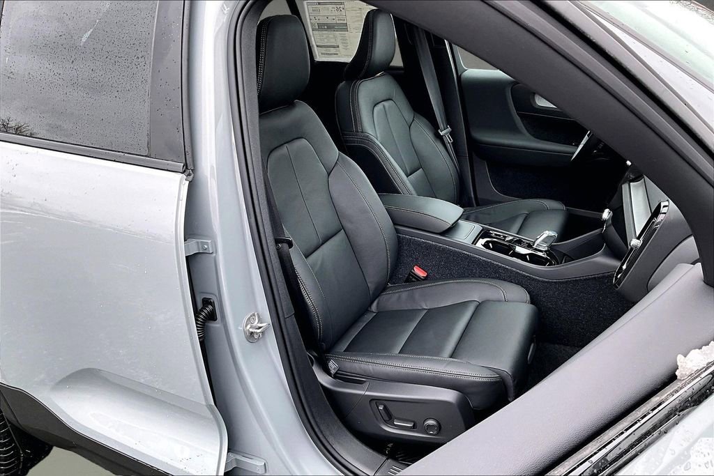 New 2026 Volvo XC40 B5 Ultra w/ Protection Package Premier AWD/4WD image 11