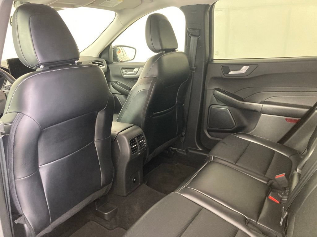 Used 2024 Ford Escape Platinum AWD/4WD image 17