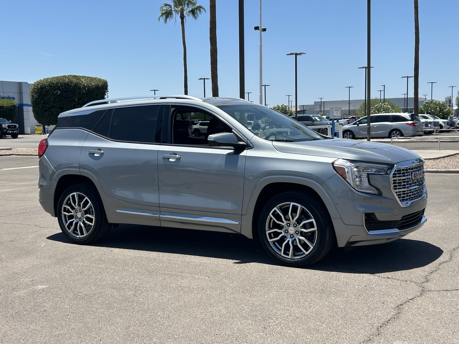 Certified 2024 GMC Terrain Denali w/ Denali Premium Package AWD/4WD image 7