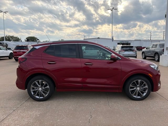 Used 2021 Buick Encore GX Select w/ Sport Touring Package FWD image 2
