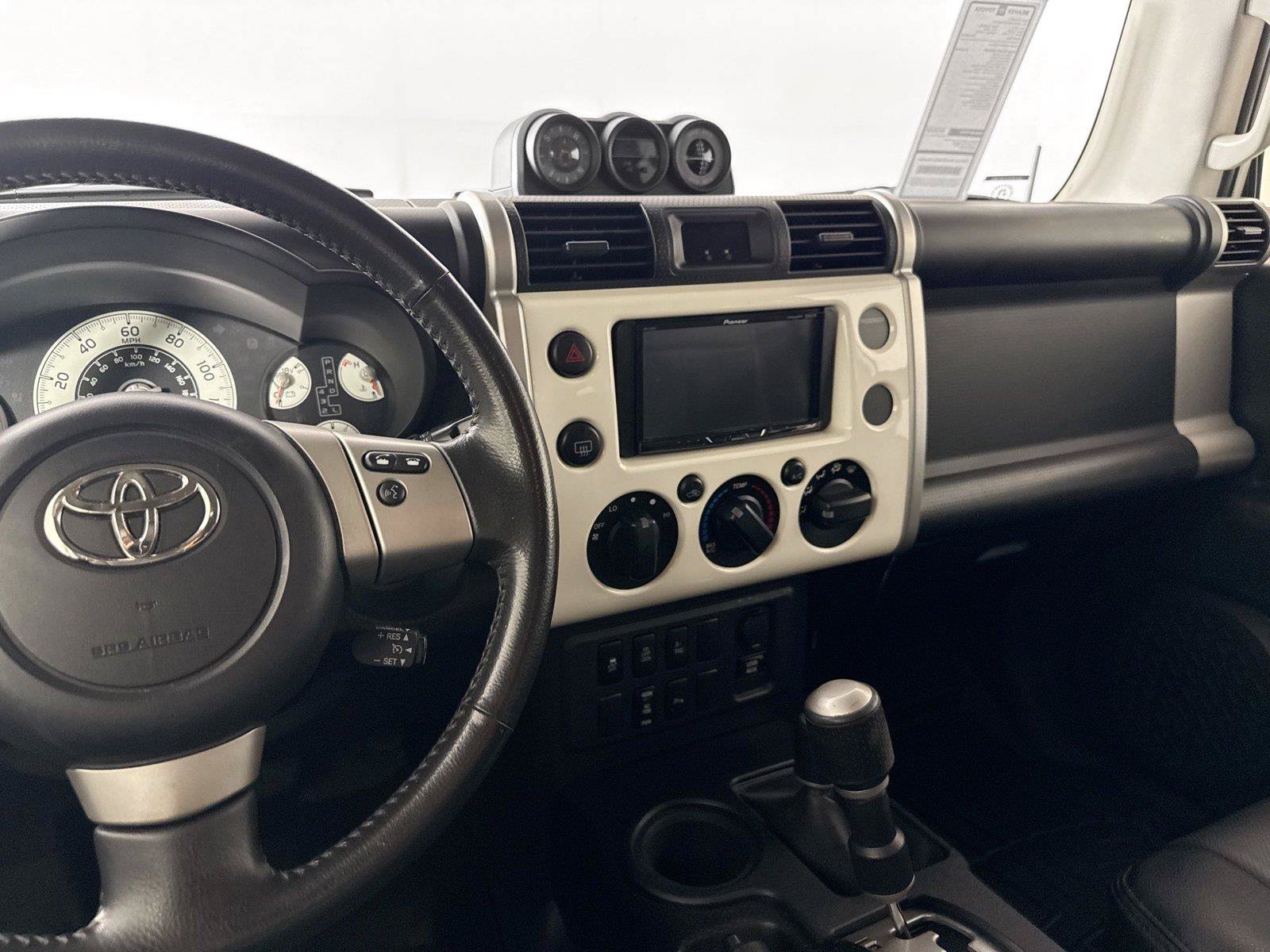 Used 2012 Toyota FJ Cruiser 4WD w/ Upgrade Pkg image 28