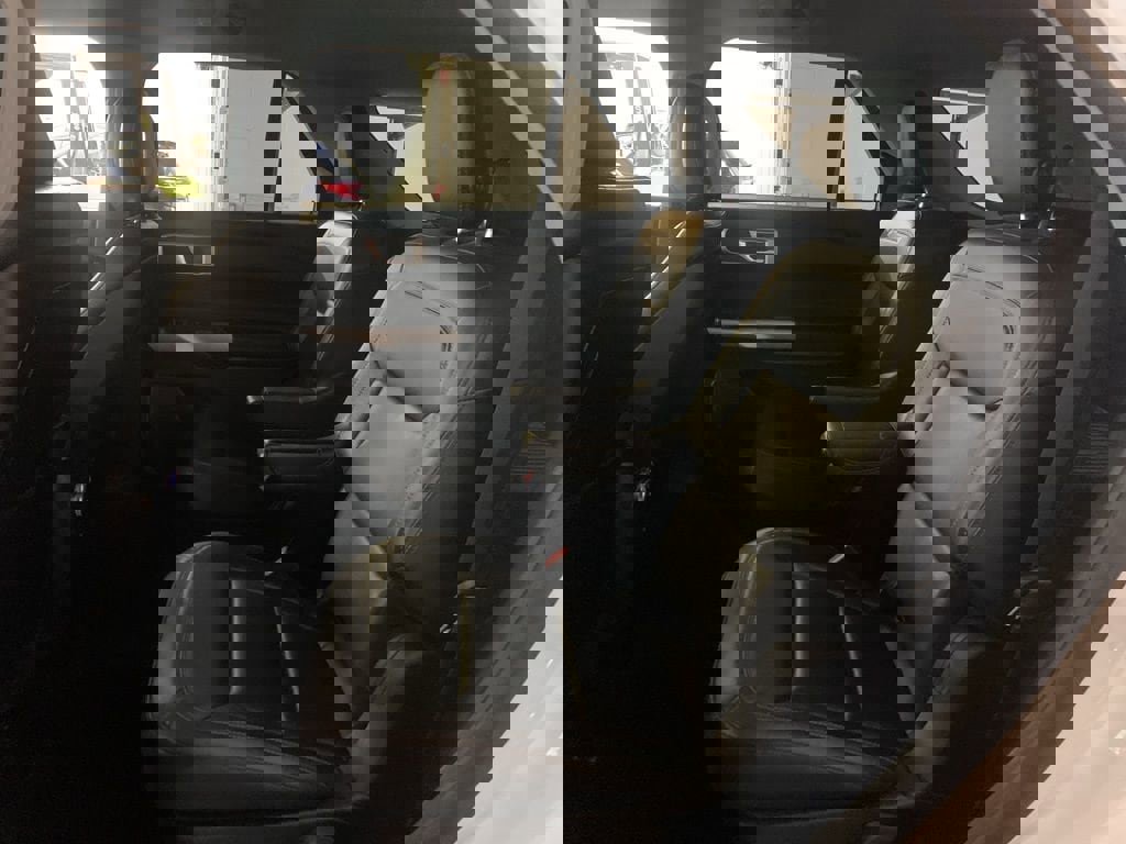 Used 2020 Ford Explorer XLT w/ Equipment Group 202A image 19