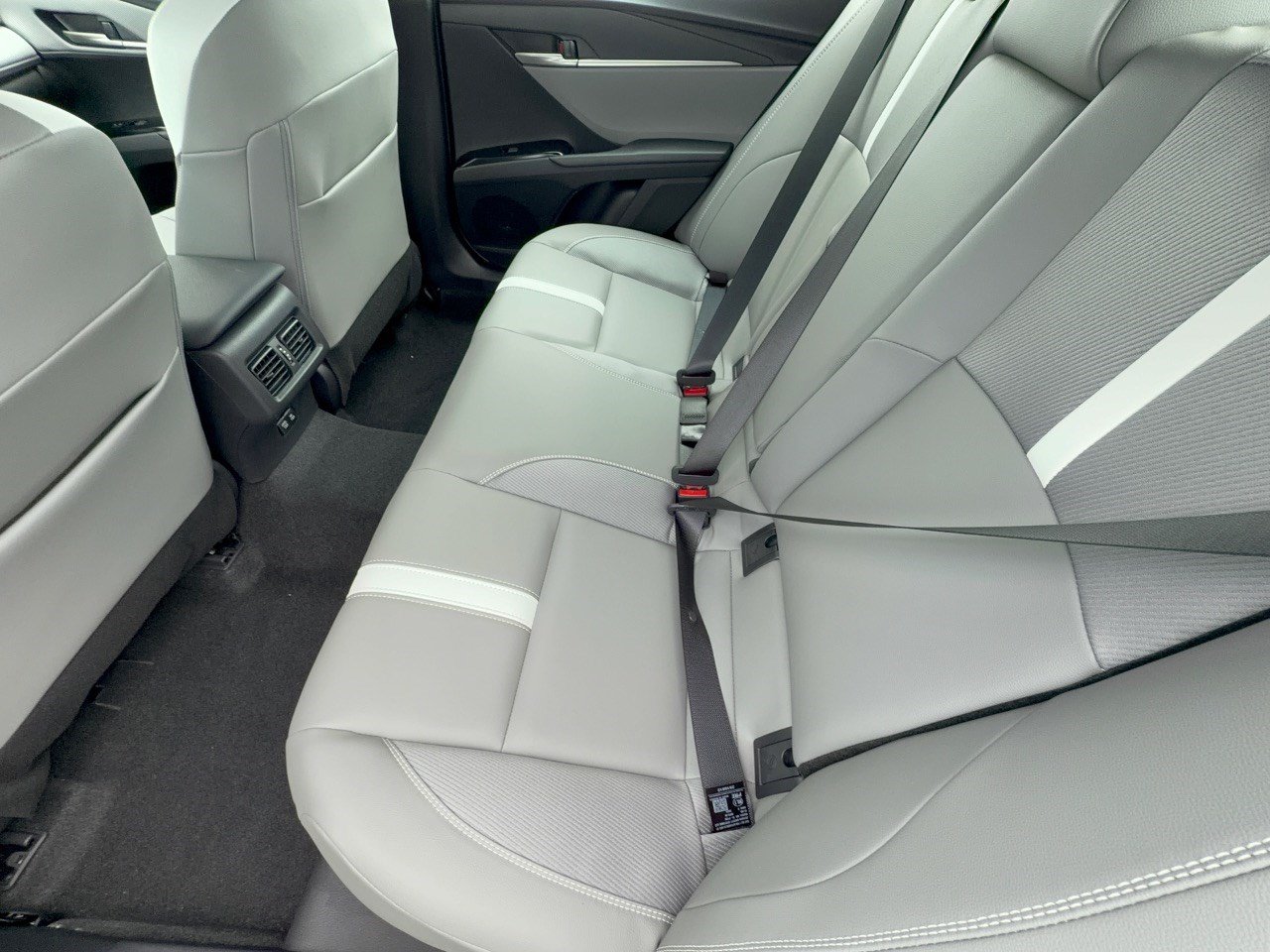 Used 2026 Toyota Camry SE FWD image 25