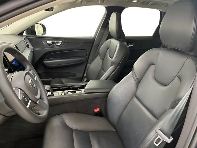 Used 2024 Volvo XC60 B5 Core image 12