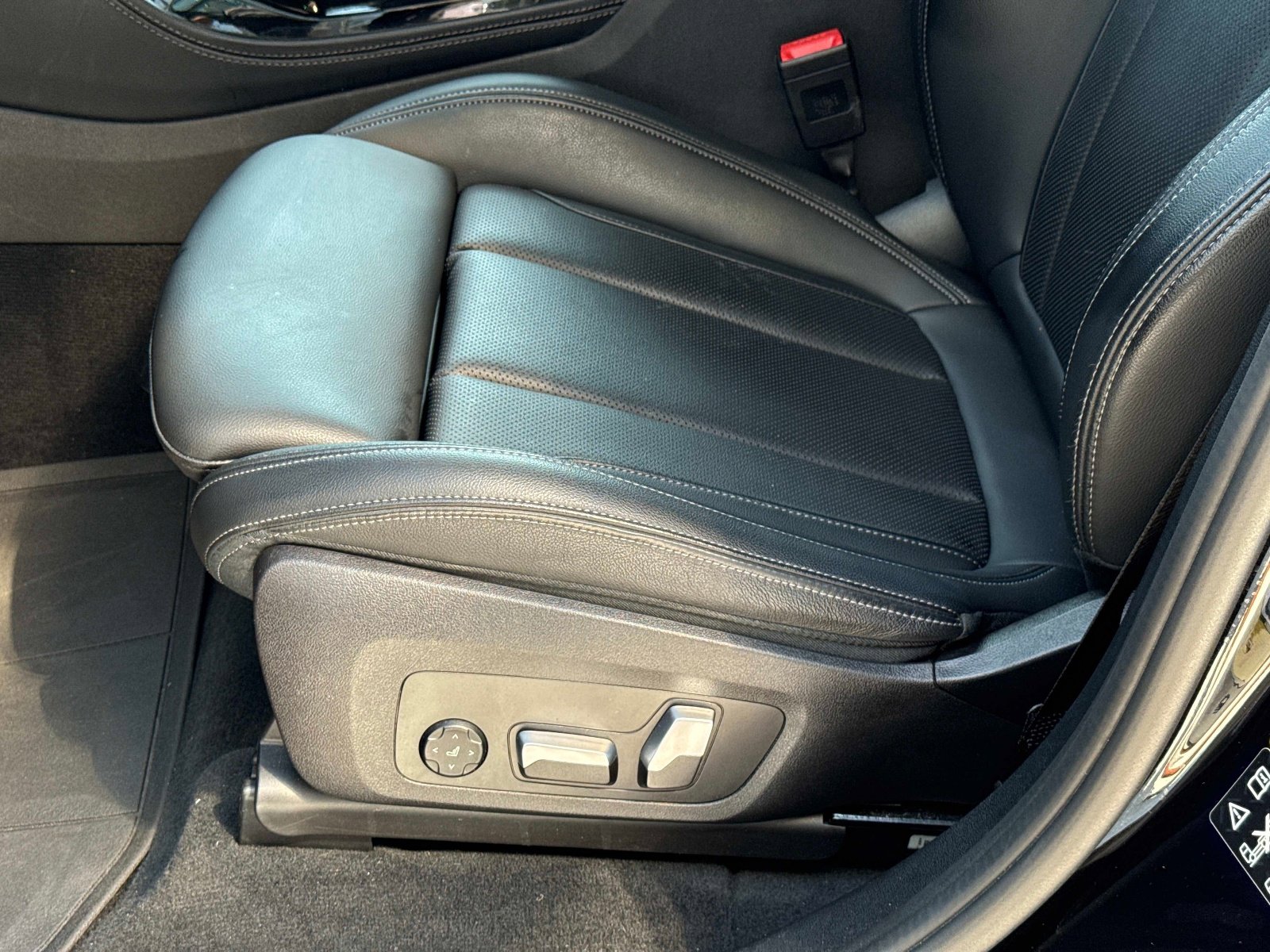 Used 2023 BMW X4 xDrive30i w/ M Sport Package image 21