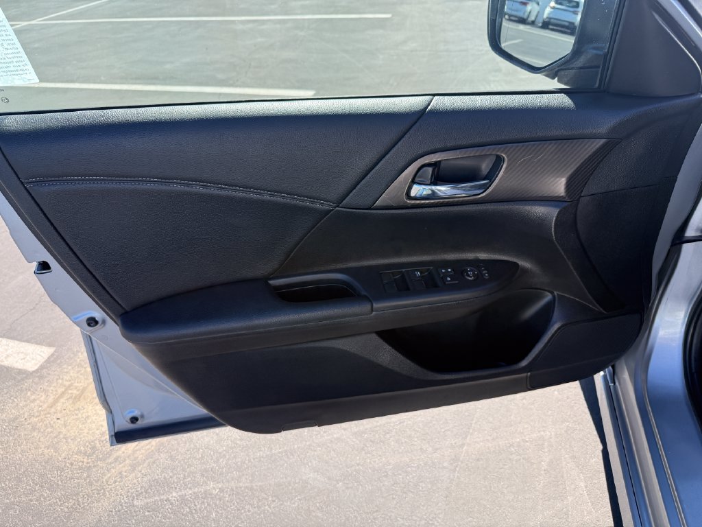 Used 2016 Honda Accord Sport image 8