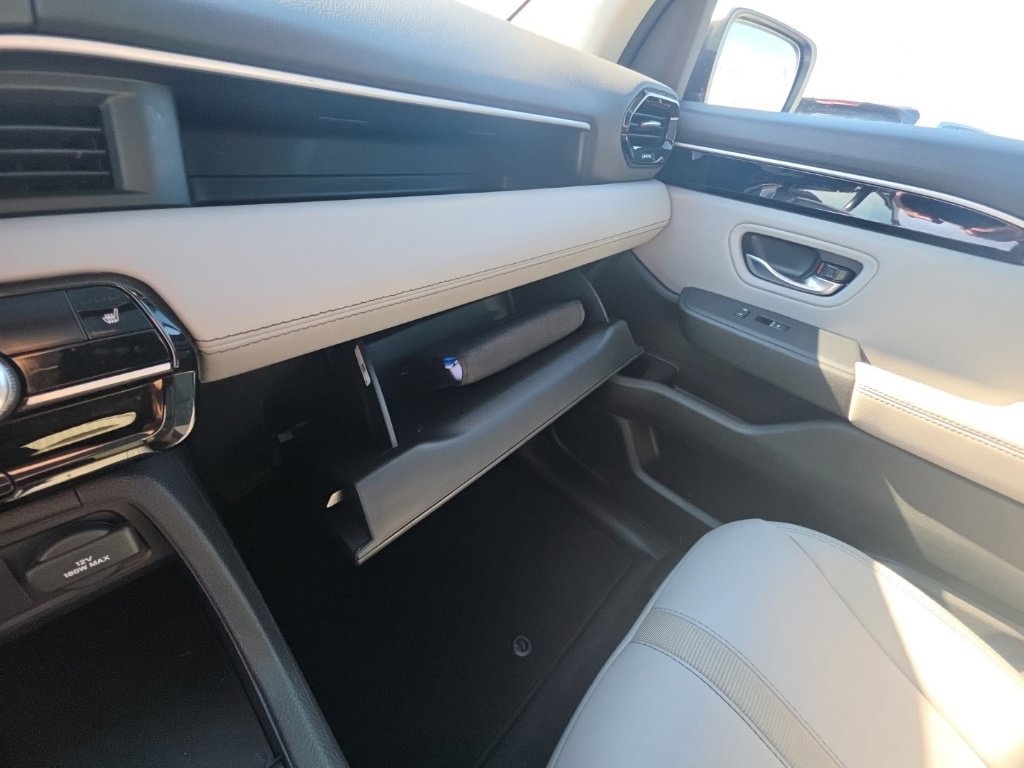 Certified 2025 Honda Pilot Touring image 23