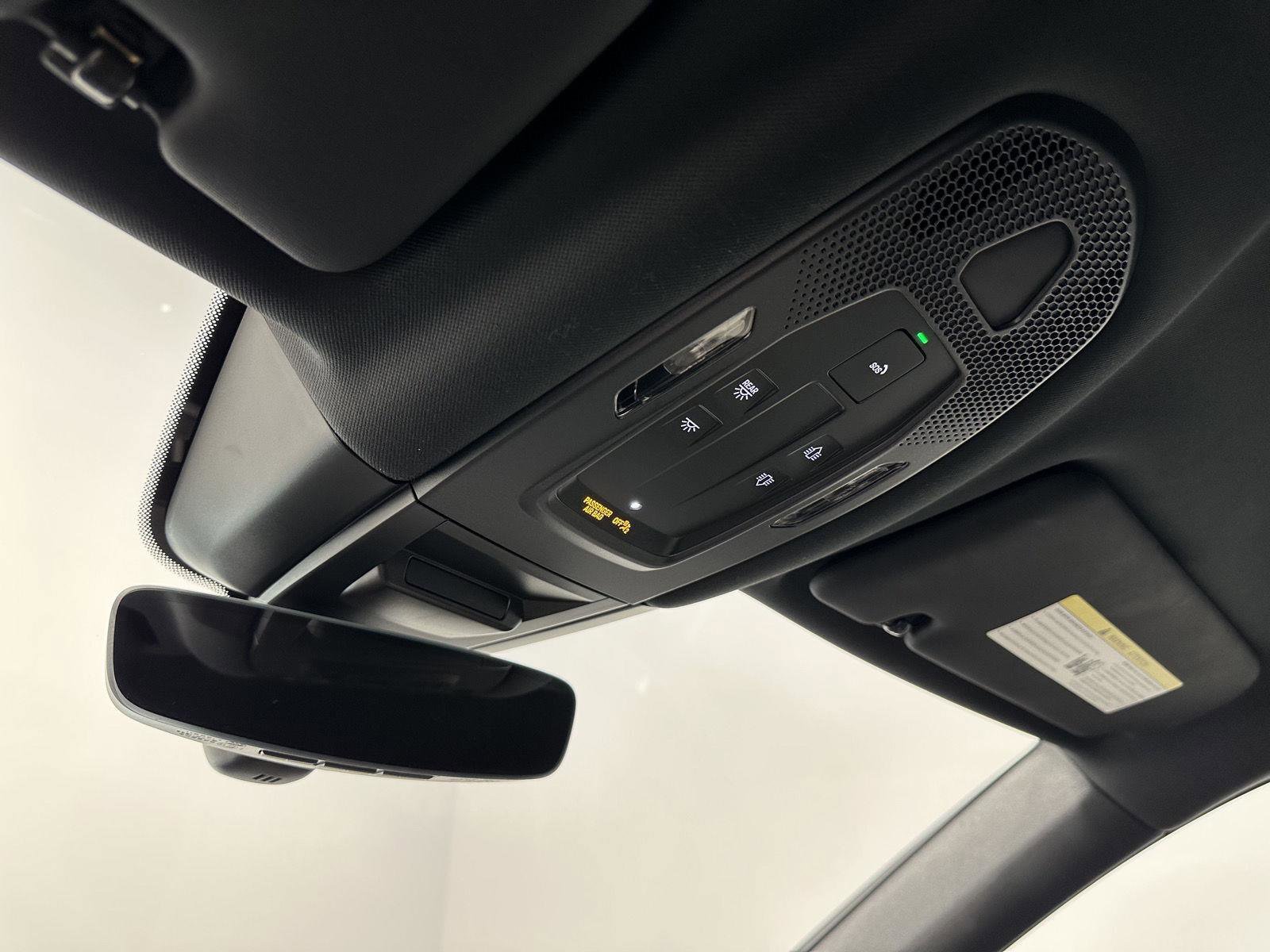 Certified 2025 Porsche Cayenne Coupe image 32