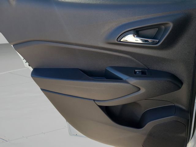 New 2026 Chevrolet Trax LT w/ Midnight Edition FWD image 15