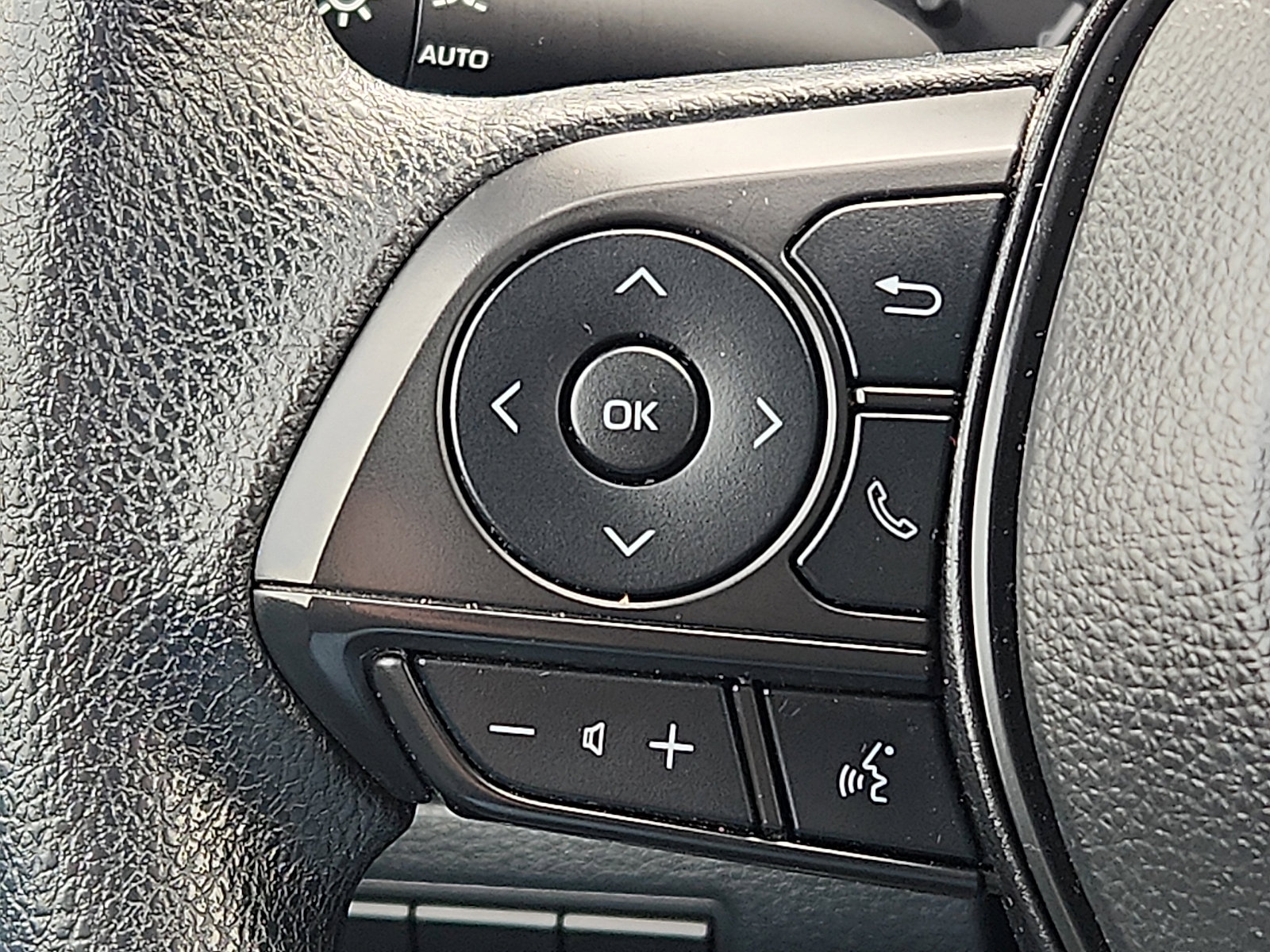 Used 2024 Toyota Corolla LE image 21